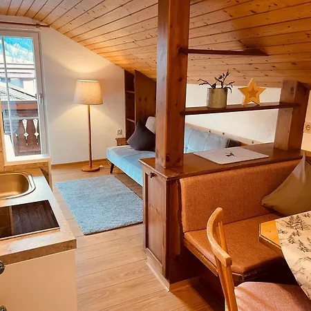 Gaestehaus Holl *