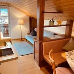 Gaestehaus Holl *