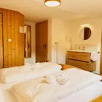 Gaestehaus Holl Homestay szállás